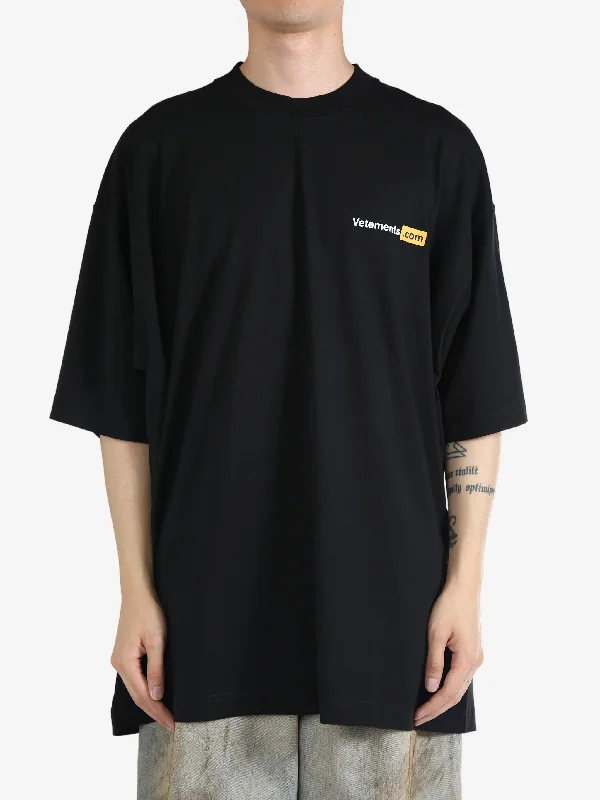 VETEMENTS Unisex XXX Logo T-Shirt